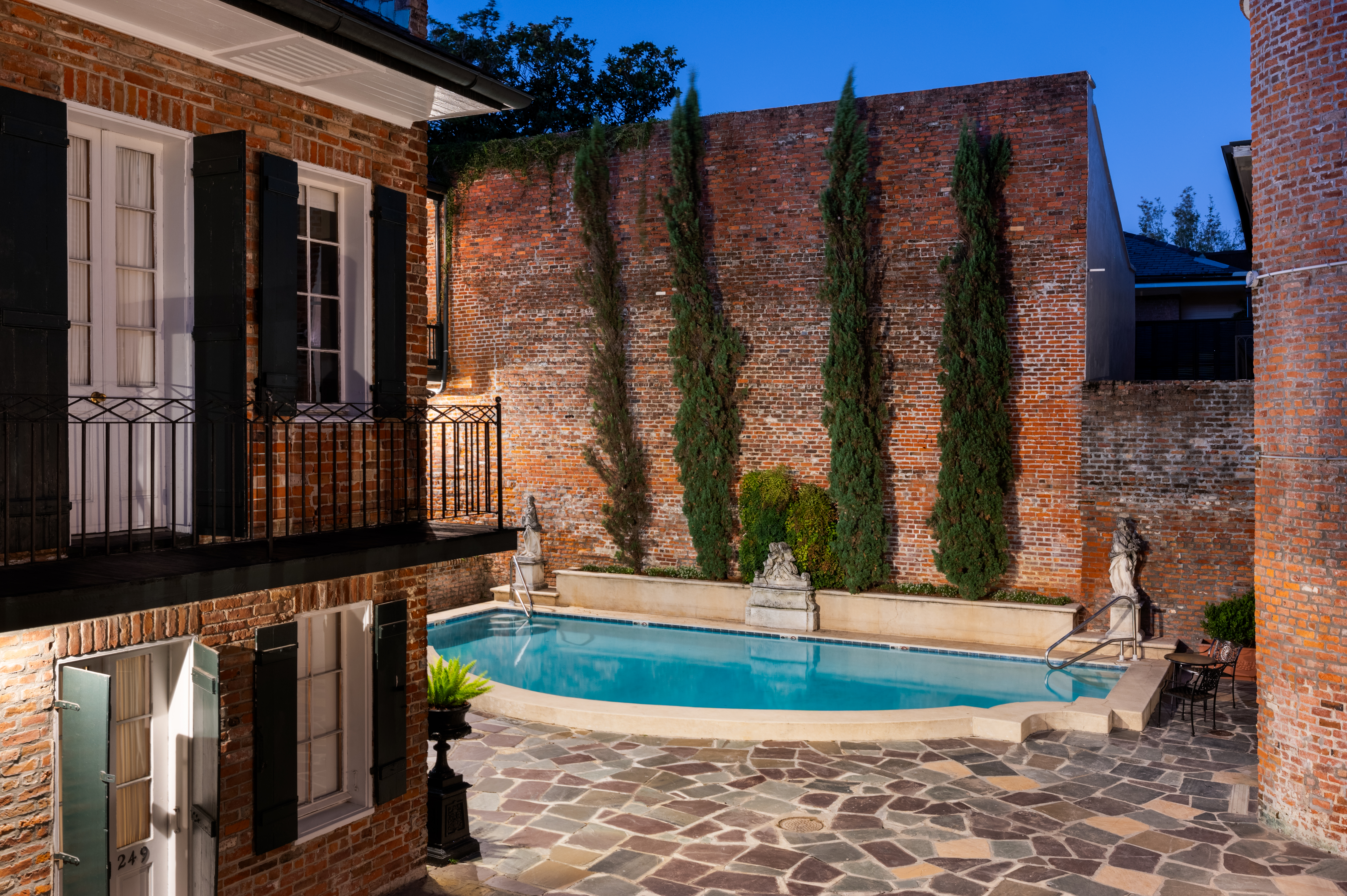 CHATEAU III photo 1